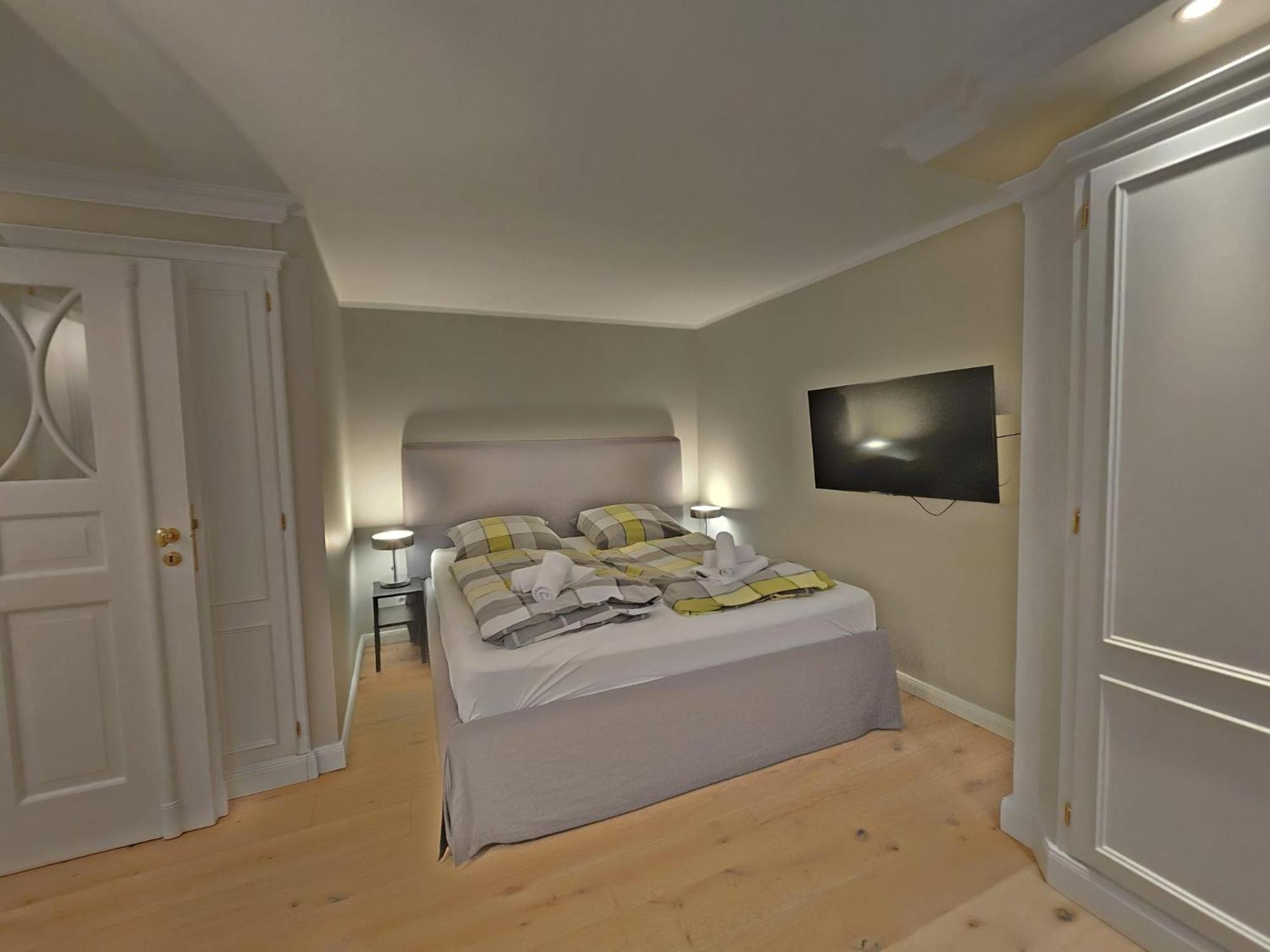 Caecilienhof Ost Ferienhaus *